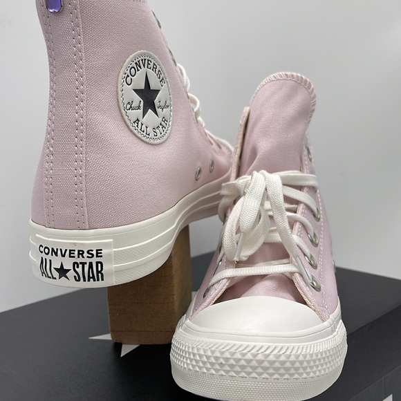 Converse WMNS CTAS HI
BARELY ROSE/VINTAGE WHITE A03740C Sneakers - Picture 9 of 16